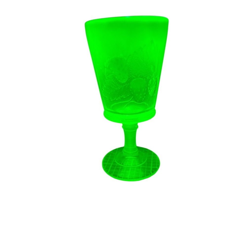 L. G. Wright Strawberry And‎ Currant Vaseline Glass Water Goblet